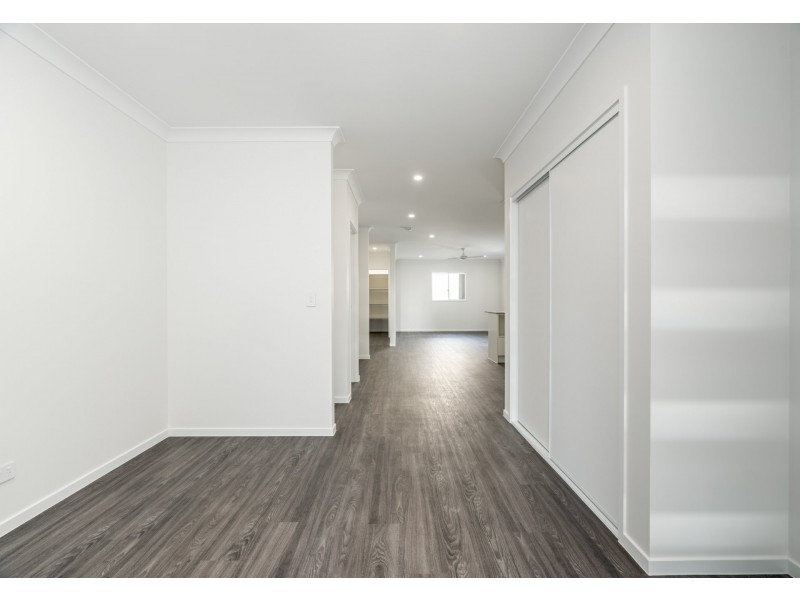 11 Hastings Street, Park Ridge QLD 4125