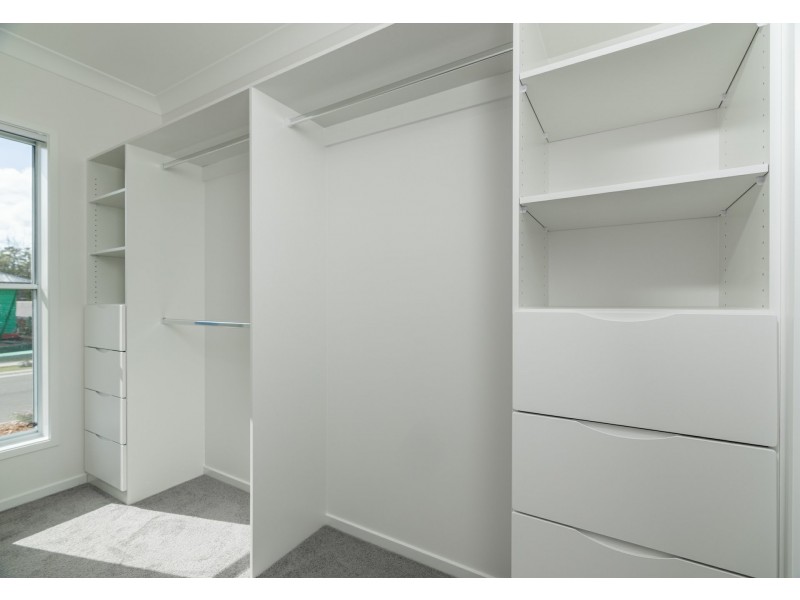 11 Hastings Street, Park Ridge QLD 4125