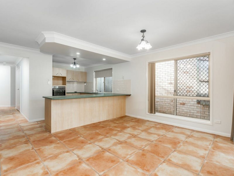 3 Hervey Close, Forest Lake QLD 4078