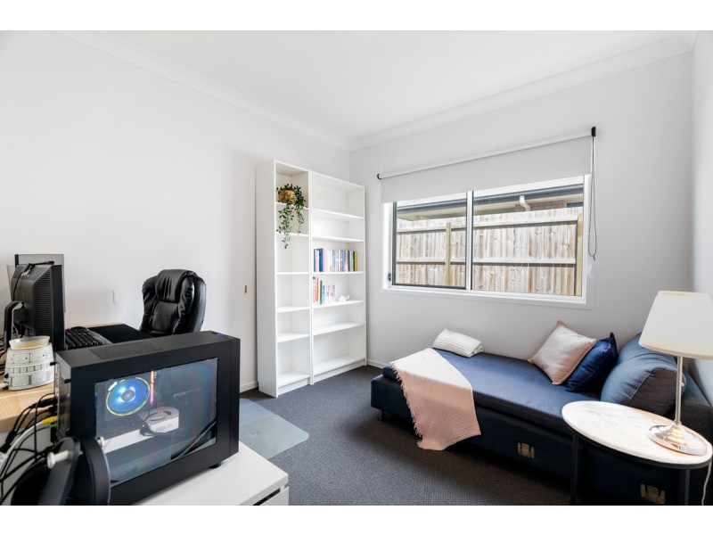 81 Pebble Creek Way, South Maclean QLD 4280