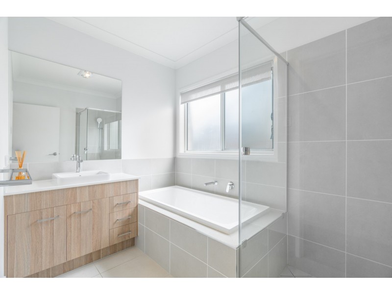 81 Pebble Creek Way, South Maclean QLD 4280