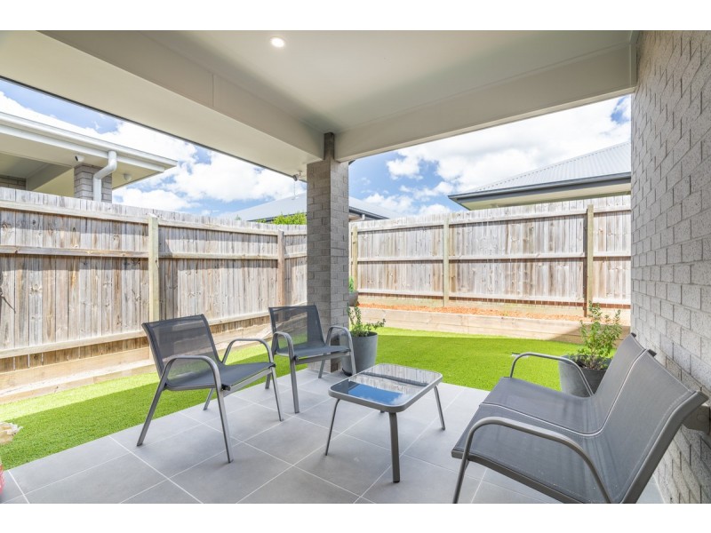 81 Pebble Creek Way, South Maclean QLD 4280