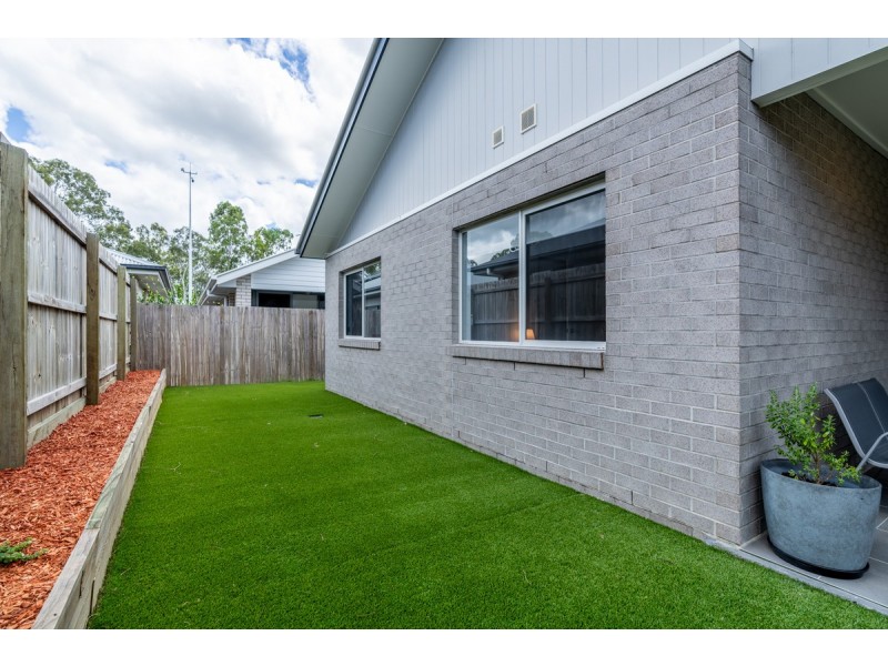 81 Pebble Creek Way, South Maclean QLD 4280