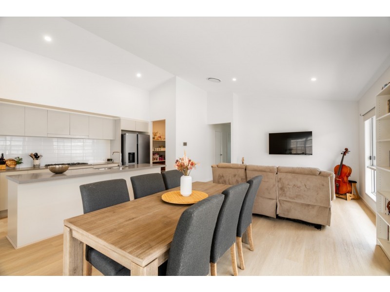 81 Pebble Creek Way, South Maclean QLD 4280