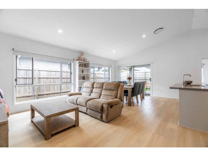 81 Pebble Creek Way, South Maclean QLD 4280