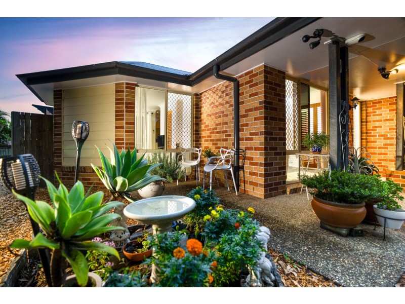 2 Ponderosa Place, Forest Lake QLD 4078