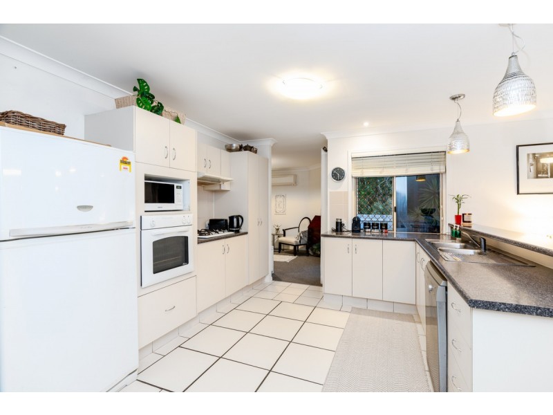 2 Ponderosa Place, Forest Lake QLD 4078