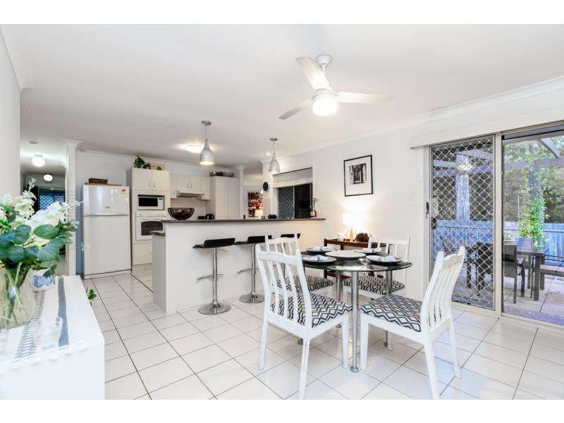 2 Ponderosa Place, Forest Lake QLD 4078