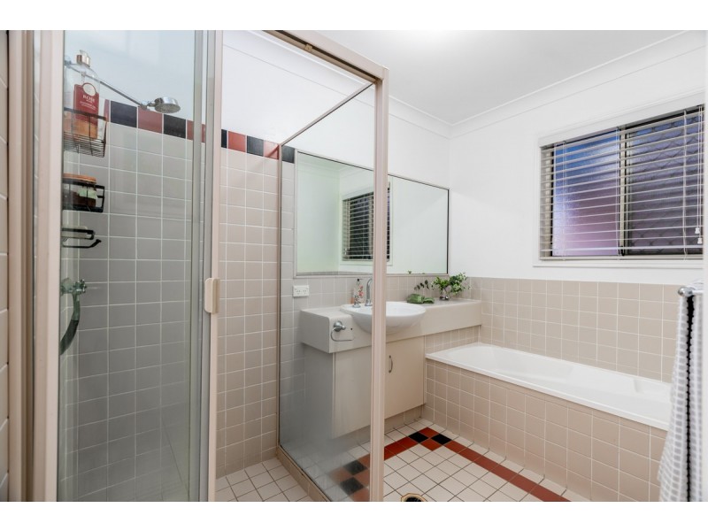 2 Ponderosa Place, Forest Lake QLD 4078