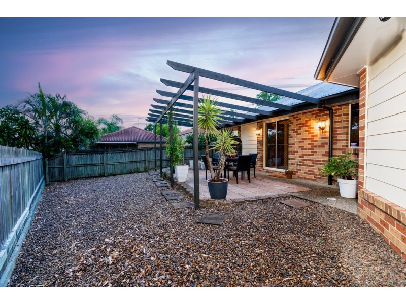 2 Ponderosa Place, Forest Lake QLD 4078