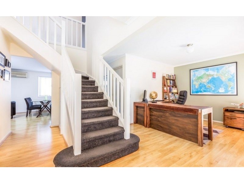 6 Jetty Walk, Forest Lake QLD 4078