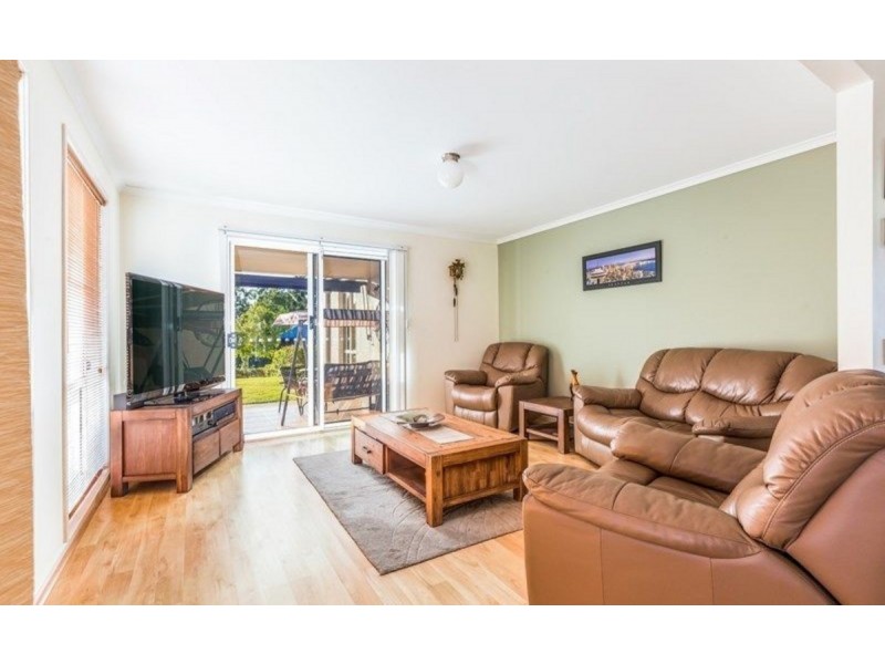 6 Jetty Walk, Forest Lake QLD 4078