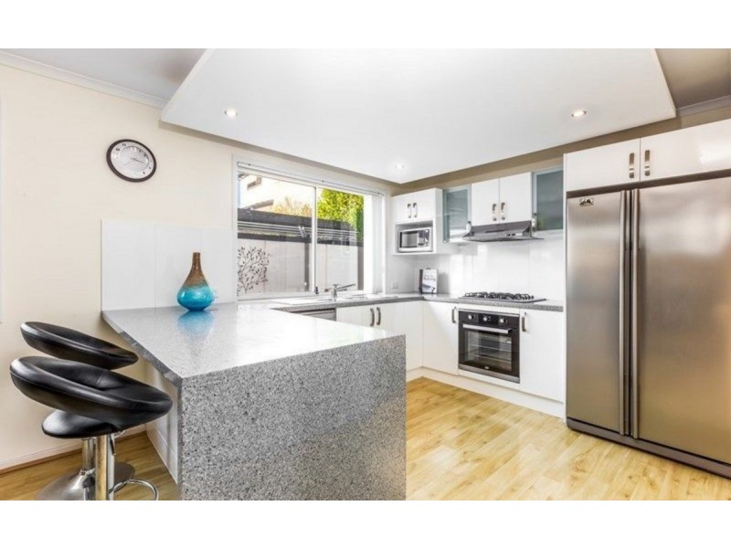 6 Jetty Walk, Forest Lake QLD 4078