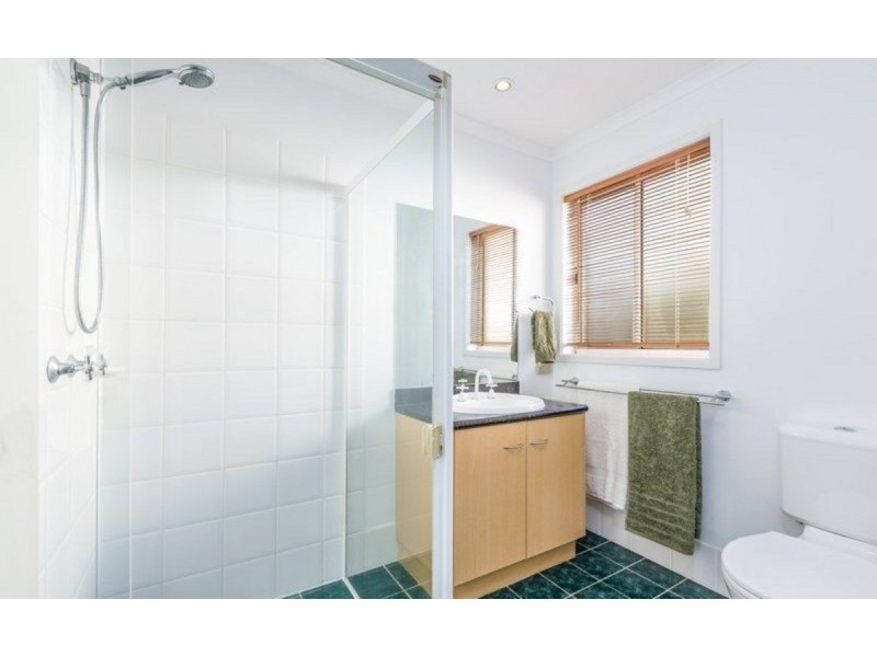 6 Jetty Walk, Forest Lake QLD 4078