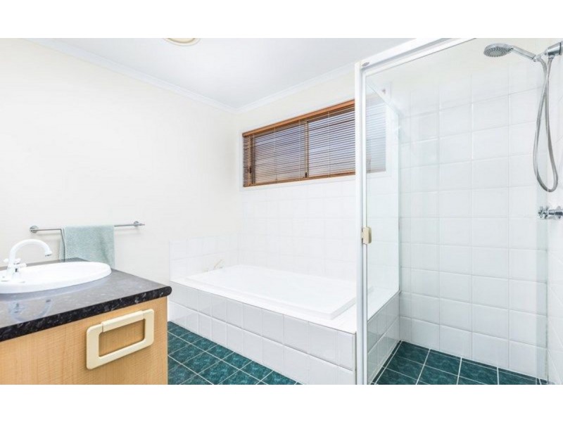 6 Jetty Walk, Forest Lake QLD 4078