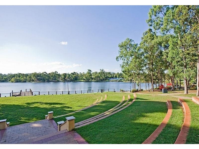 6 Jetty Walk, Forest Lake QLD 4078