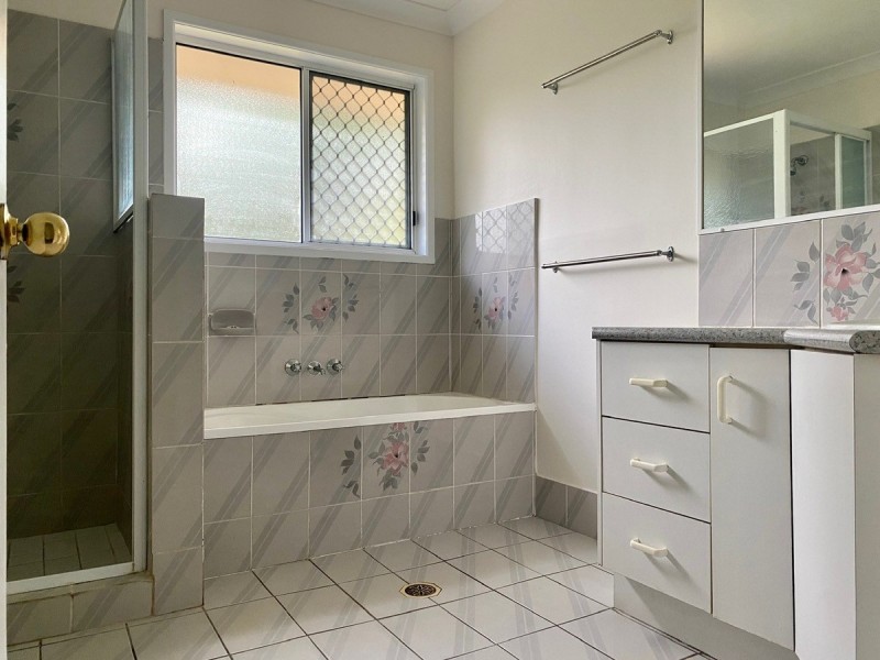 2 Ethion Drive, Regents Park QLD 4118