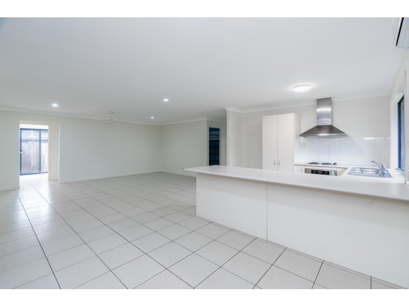 16 Robur Street, Marsden QLD 4132