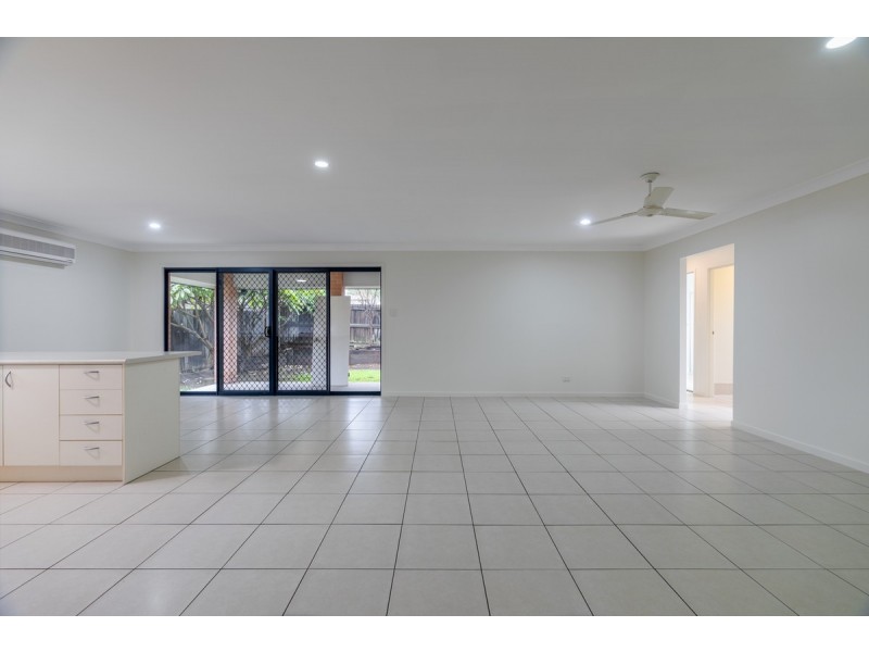16 Robur Street, Marsden QLD 4132