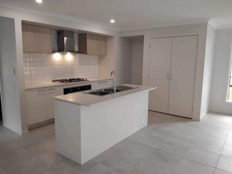 31 Douglas Street, Jimboomba QLD 4280