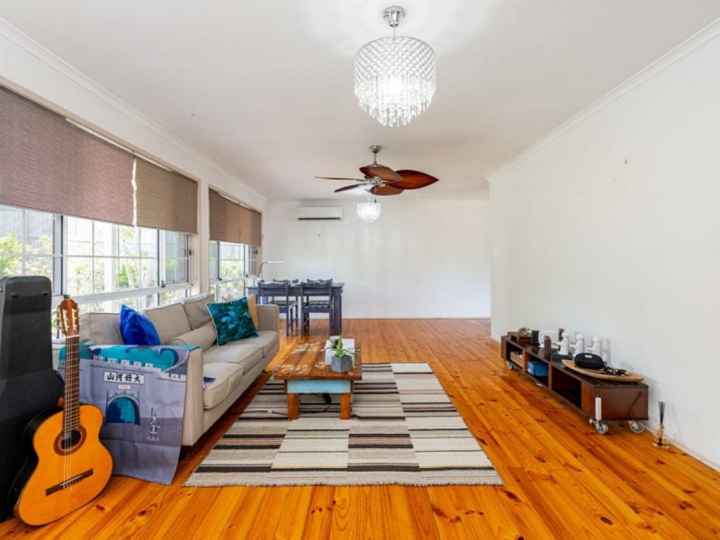 12 Dorachus Drive, Regents Park QLD 4118