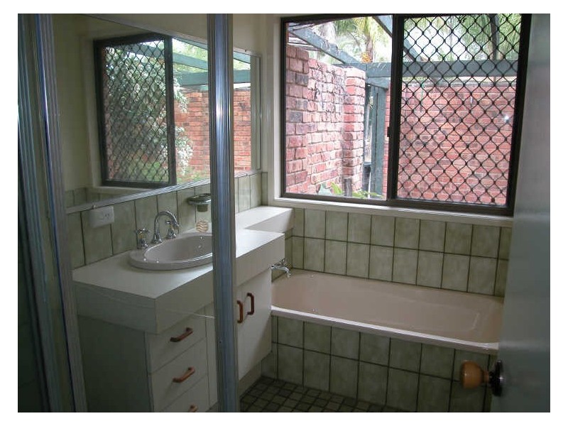 9 Robin Court, Forestdale QLD 4118