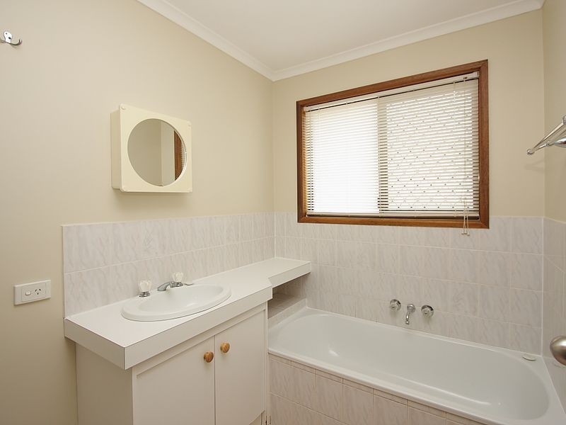 3 Dracon Street, Regents Park QLD 4118