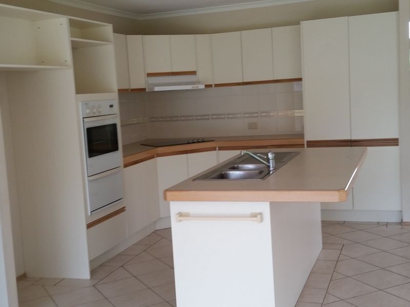 26-28 Eacham Court, Munruben QLD 4125