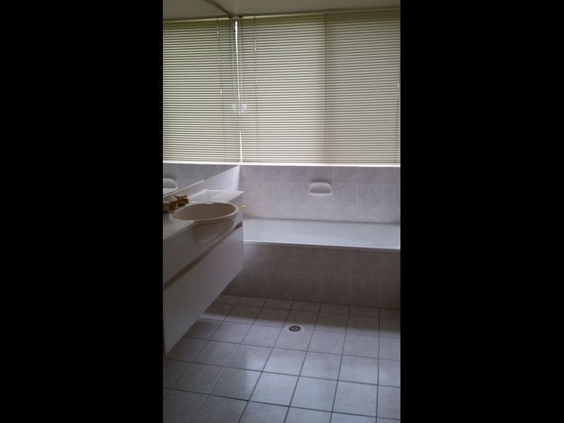 26-28 Eacham Court, Munruben QLD 4125