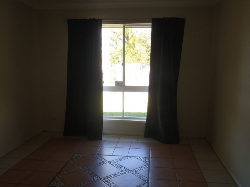 12 Silverash Court, Regents Park QLD 4118