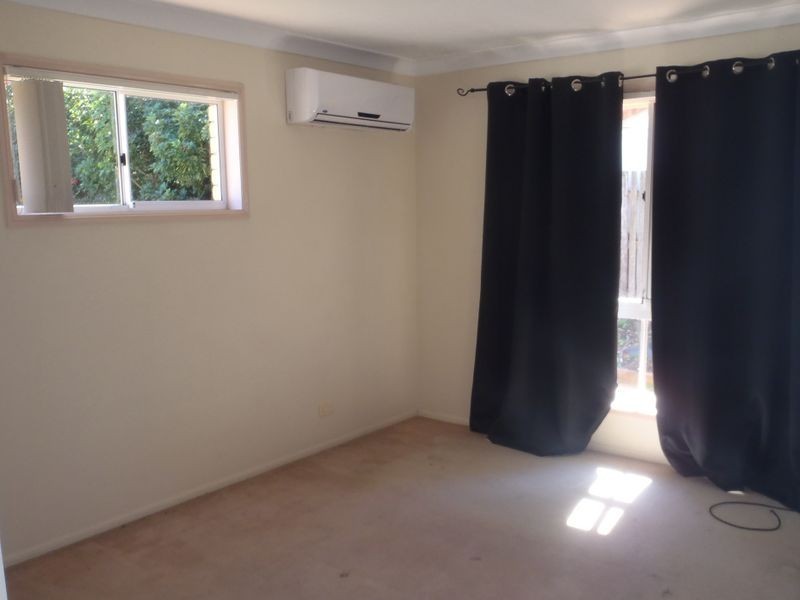 12 Silverash Court, Regents Park QLD 4118