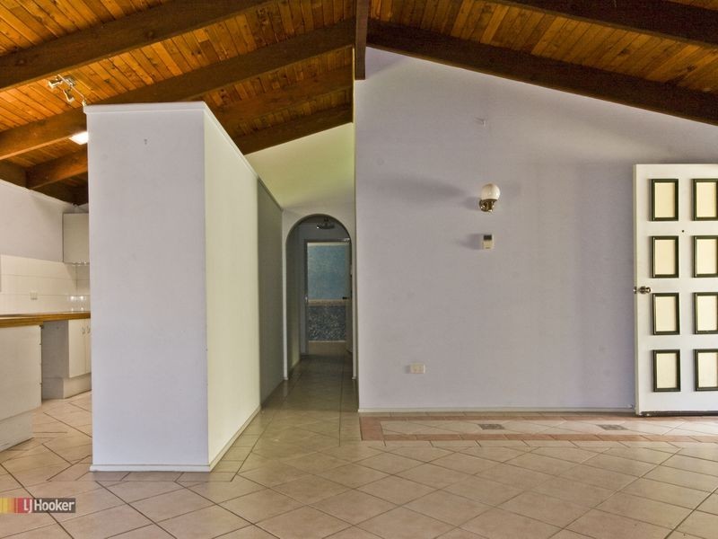 12 Dryade Street, Regents Park QLD 4118