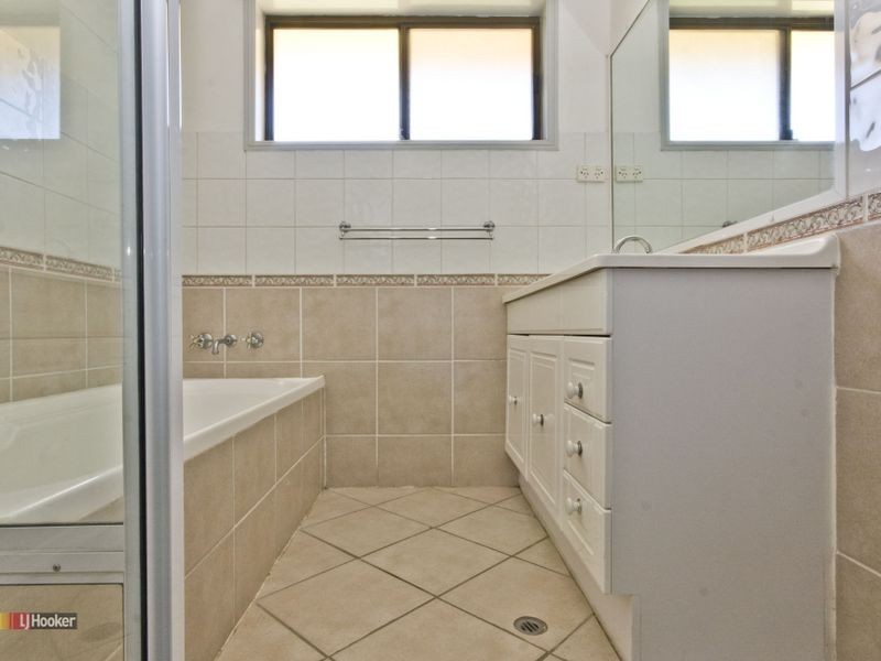 12 Dryade Street, Regents Park QLD 4118