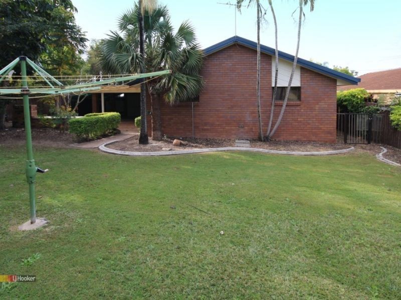 8 Topham Court, Hillcrest QLD 4118