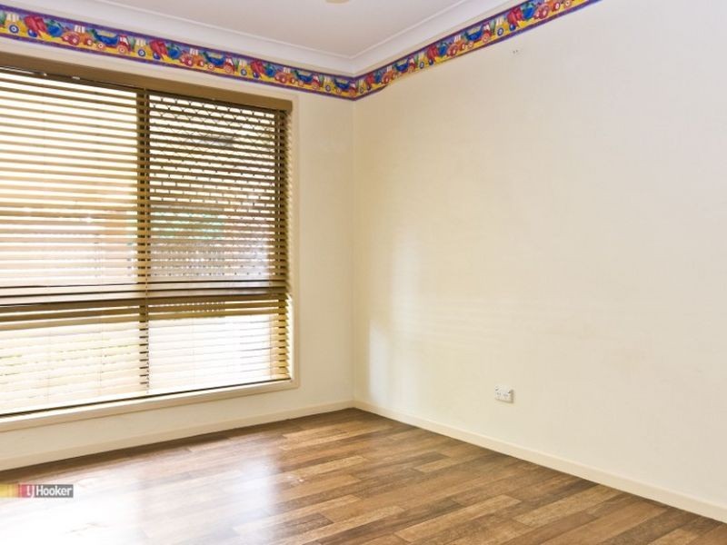 8 Topham Court, Hillcrest QLD 4118