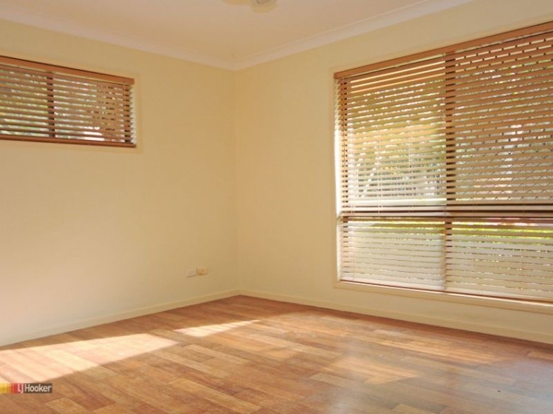 8 Topham Court, Hillcrest QLD 4118