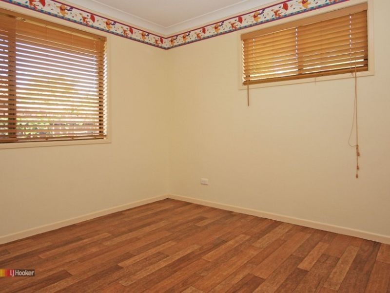 8 Topham Court, Hillcrest QLD 4118