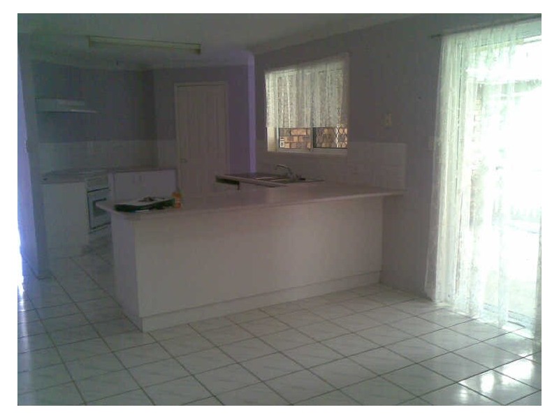 8 Olivia Court, Regents Park QLD 4118