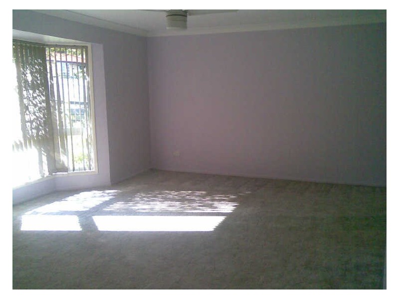 8 Olivia Court, Regents Park QLD 4118