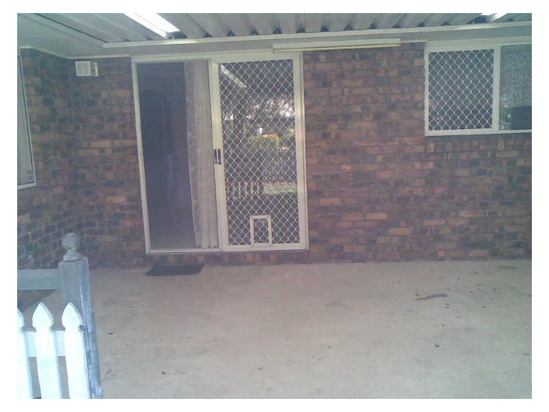 8 Olivia Court, Regents Park QLD 4118