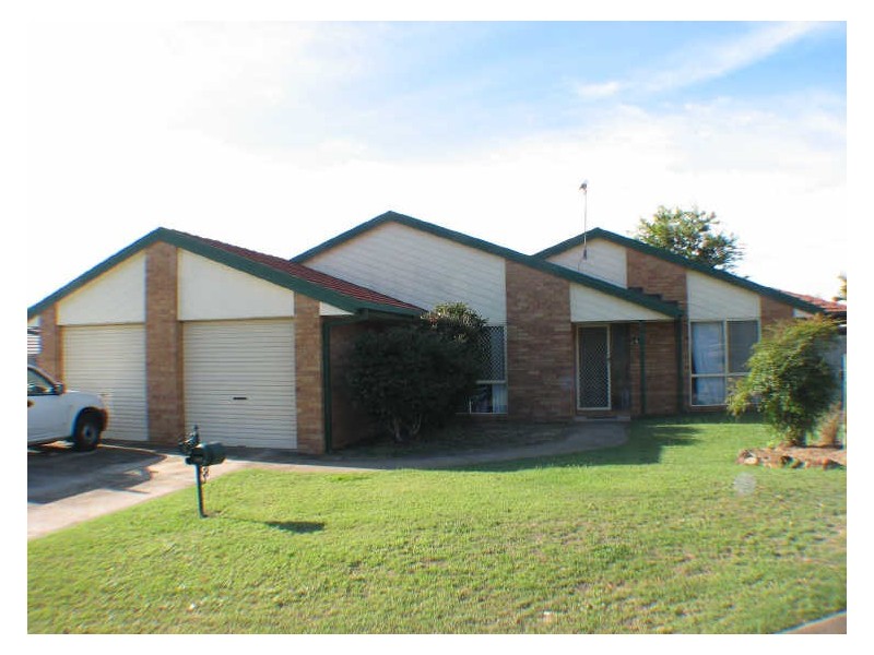 4 Gumview Close, Regents Park QLD 4118