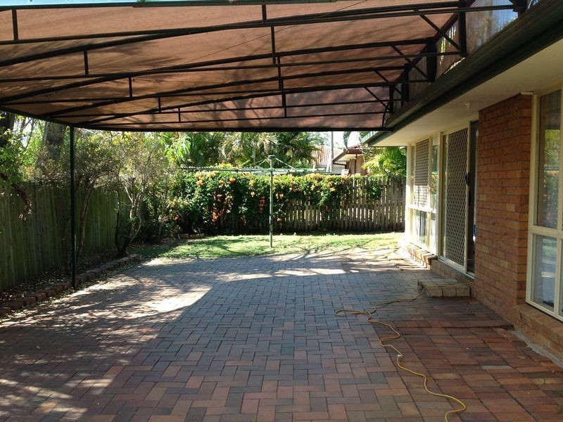 4 Gumview Close, Regents Park QLD 4118
