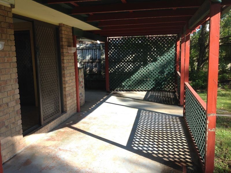 100 Estramina Road, Regents Park QLD 4118