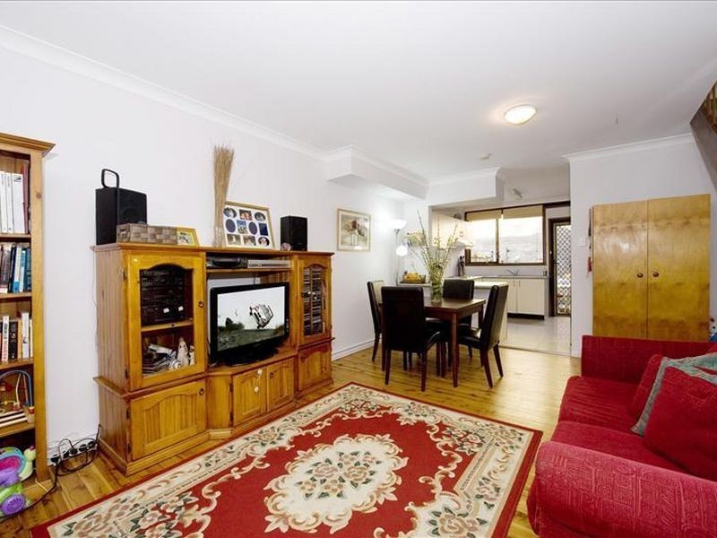 8/74-76 Floss Street, Hurlstone Park NSW 2193