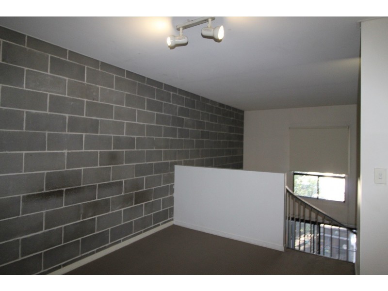 Unit 7/9-27 Moorgate Street, Chippendale NSW 2008