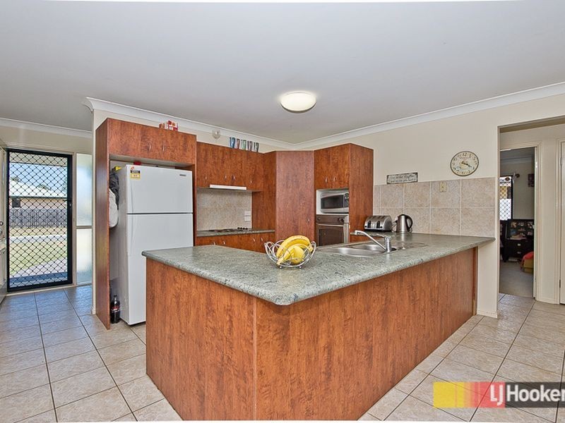 27 Johnston Place, Bracken Ridge QLD 4017