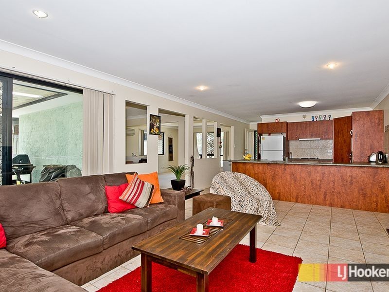 27 Johnston Place, Bracken Ridge QLD 4017