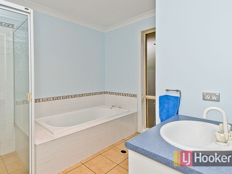 8 Greening Place, Bracken Ridge QLD 4017