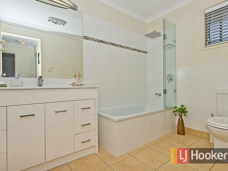 1 Bronwyn Street, Bracken Ridge QLD 4017