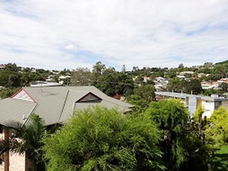 26 Ward Street, Newmarket QLD 4051